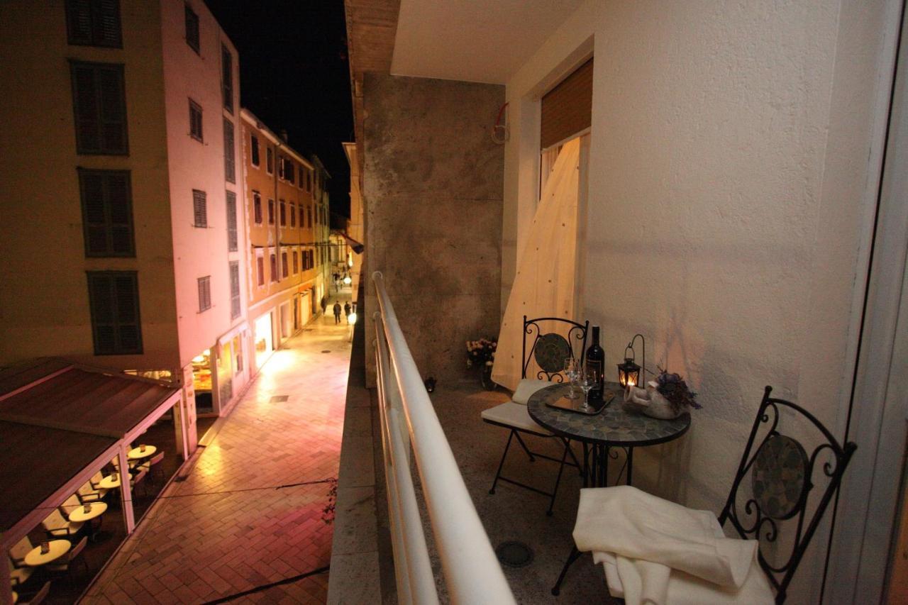Vincent Apt. In Old Town Centre ซาดาร์ ห้อง รูปภาพ